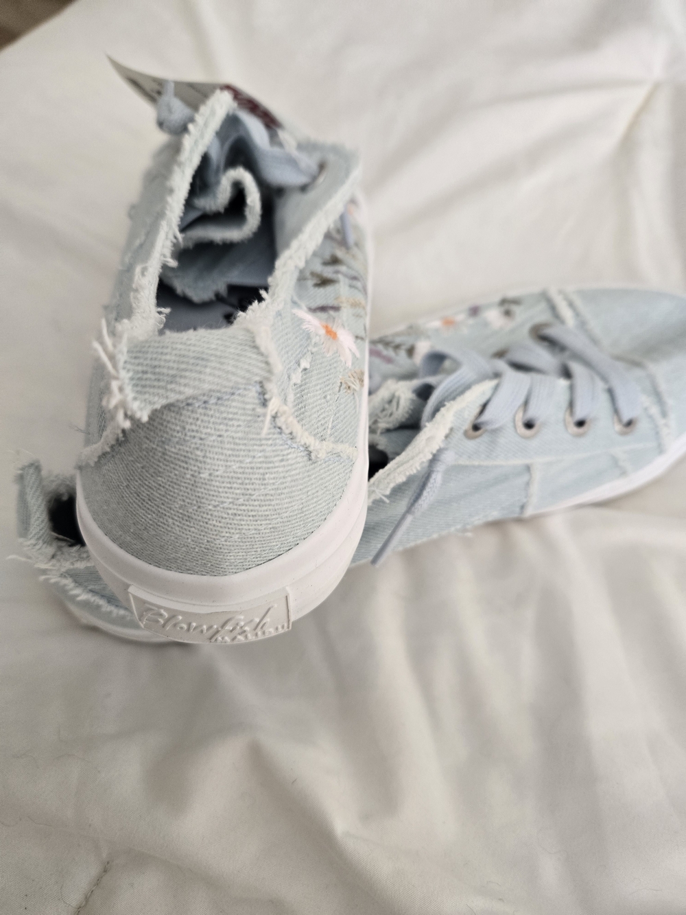 Blowfish, Light Blue Floral Embroidered Women’s Casual Sneakers - Picture 3 of 5